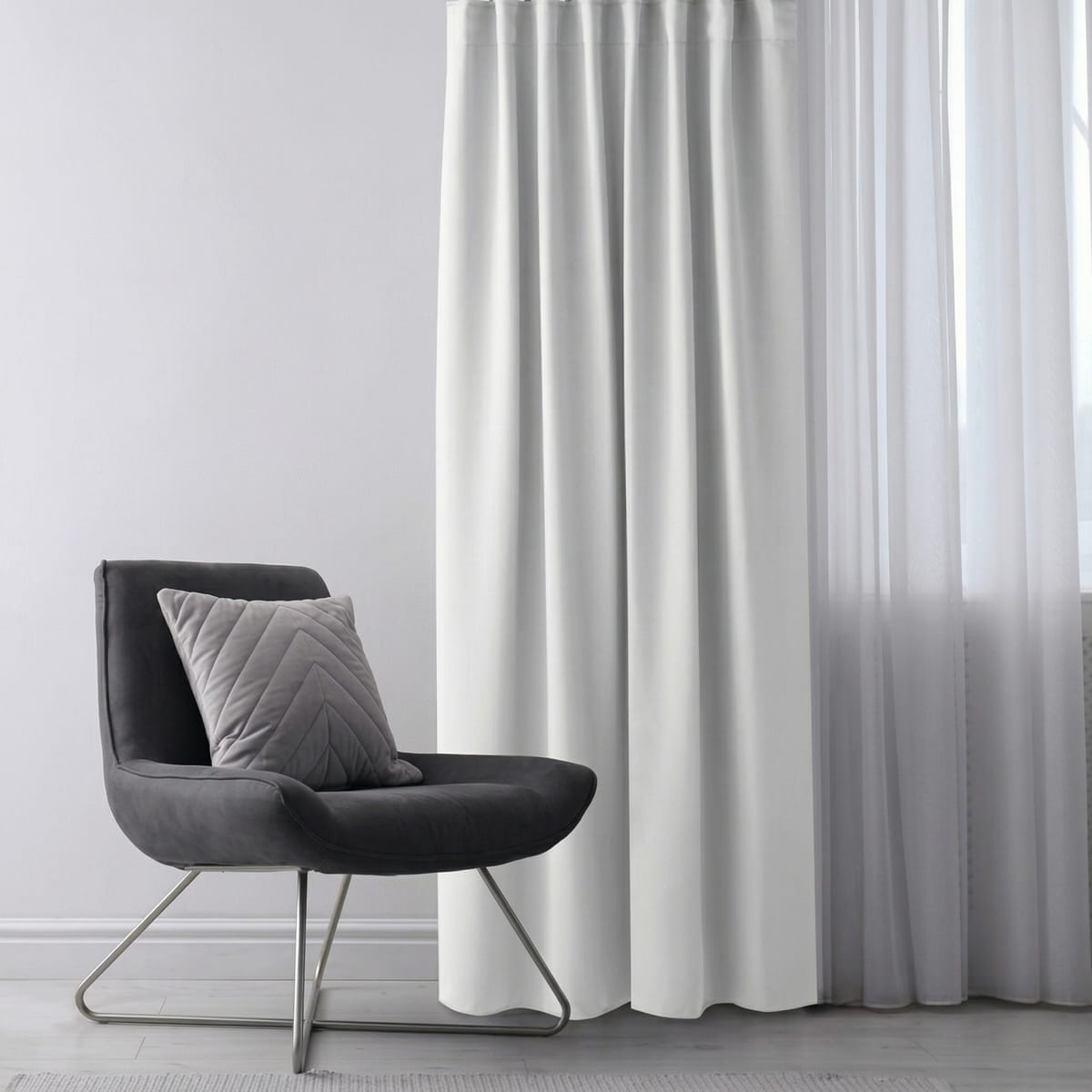 Draperie Blackout Alba cu Inele Argintii 140x244 cm – Opacitate 90%