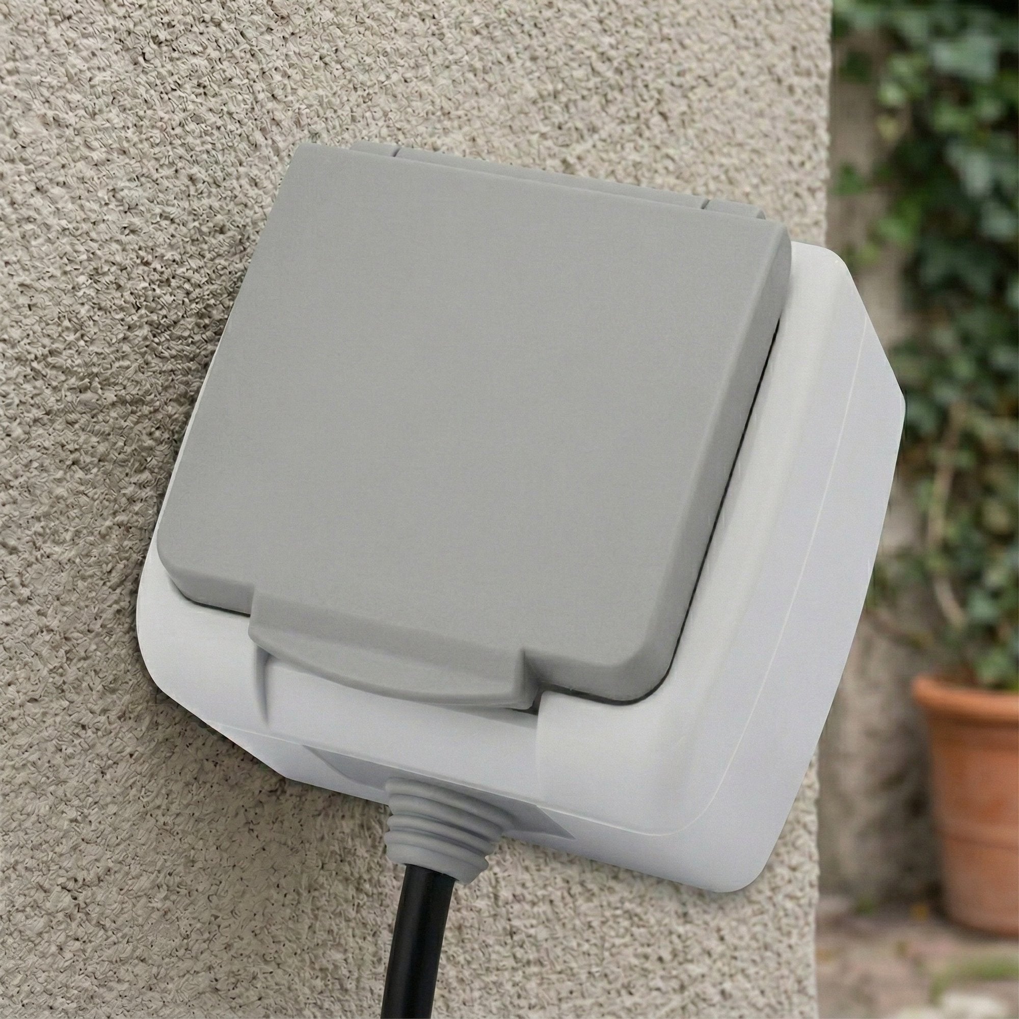 Priza de perete pentru exterior, montaj aparent, cu impamantare IP54, rezistenta la umezeala
