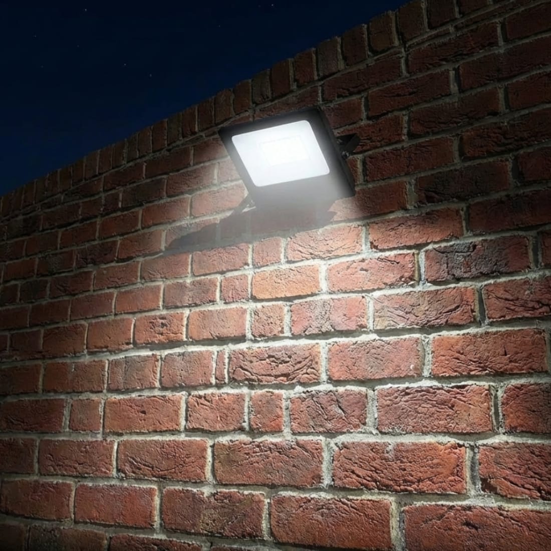 Set Complet Lampa Solara 30W cu Panou, Kit Montaj Inclus, 2 Moduri Iluminat